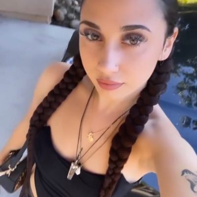 kaylaaappling's profile picture. taurus sun. cancer moon. capricorn rising