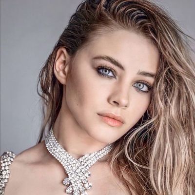 EstelleEmmy's profile picture. Me💞and my own world ✨are aces that sting the world 🌎🌒