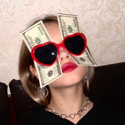 rubwi08's profile picture. this girl stressed about her chaos college