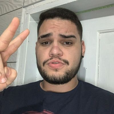 RenanAlves97's profile picture. Na vida tudo passa, até uva passa.