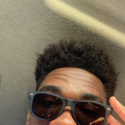 shamzynilla's profile picture. that’s all