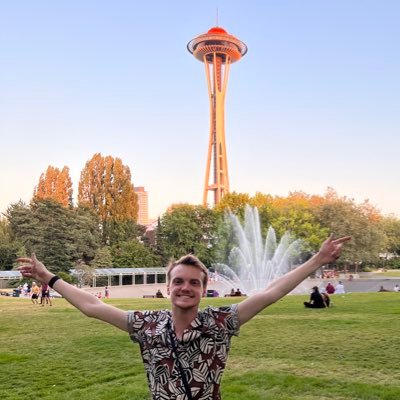 UW-Madison 20’ ➡️ MURPL 22’🚍/🚊/🏳️🌈/🥐 just a boy, standing in front of another boy, asking him to support public transit initiatives in his city