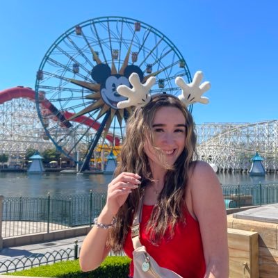 deeshaeee's profile picture. and it starts with the sun ☼ ❀