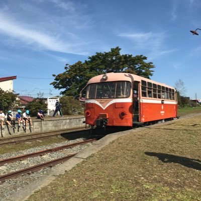 青森県上北郡七戸町の南部縦貫鉄道旧七戸駅に富士重工製レールバスと国鉄型気動車キハ10、ディーゼル機関車を保存。 2022年レールバスは60歳になりました。 2023年11月元遠鉄の無蓋車ト404が仲間入り。年に数回イベントを行っています。2024年のGWレールバスとあそぼうは5月4日、5日の2日間です。