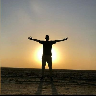 گفت چشم تنگ دنیا دوست را....
یاقناعت پر کند یا خاک گور