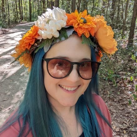 Maker of costumes + silly things. Commit to the bit is my vibe. TTRPG podcast: @NxNQuest.
she/they