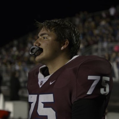 IsaacDawkins1's profile picture. Wayne State OL 27’🔰