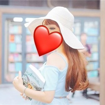 Yui35361079's profile picture. かまってほしい 23歳Gカップ🥺 アロマセラピスト フォロとDMして DMだともっと変態な動画送るよ💓