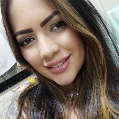 Danii_damasioo's profile picture. Mamãe da Lavínia e da Louise 👸🎀🧸Filha do Rei Jagun e da Rainha Yemanja 🧜🏻‍♀️🐚 Yakekerê Osun 🌻👳‍♀️ casada com @rafa130121♥️💍