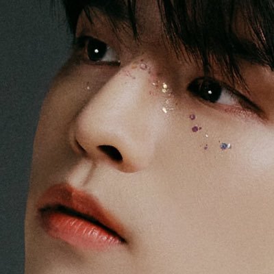 STRAYKIDS | STAYC 🤍 lee know only for the gays im sorry