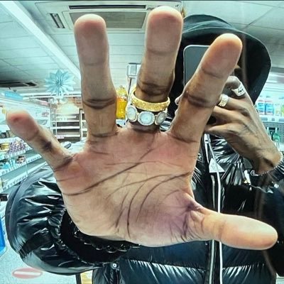 UssyGOAT's profile picture. CLOUDED