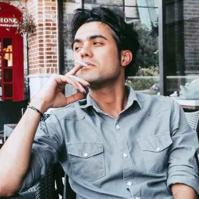 رسالت یک انسان برای رسیدن به آزادی در صف ایستادن نیست بلکه بر هم زدن صف است #ارنستو_چه_گوارا