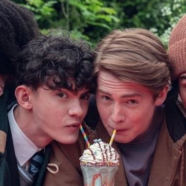 hrtstppr_lvr's profile picture. huge musical theatre geek 🎭 straight 👍🏻
in love with @kit_connor 💜 main acct: @wtrmln_lvr ✨️
call me melon 🍉