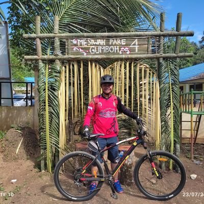 Mari kita per erat tali silaturahmi, mari saling mengasihi dan menyayangi.