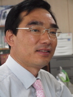 시를 좋아하는 사람, 나의 흔적이 세상의 빛이 되길바라는 마음..