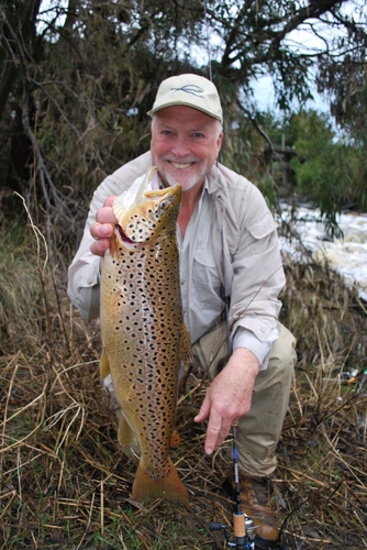 Passionate about all things fishing, football and family. Currently hosting Off The Hook on SEN and calling on AFL Live. And enjoying my grandchildren!