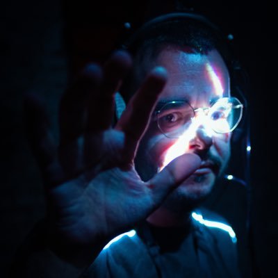 znegrin's profile picture. Diseño, escribo y hago música. 'Pop' (@PreTextosLibros) // contact@zurinegrin.com