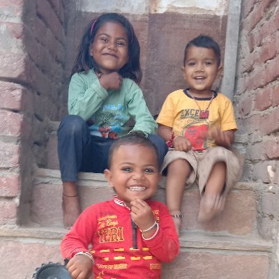 KUjiniya's profile picture. परिस्थिति कैसी भी हो, कभी भी हिम्मत नहीं हारनी चाहिए।कोशिश करने वाला कभी हारता नहीं है। या तो जीतता है या फिर कुछ नया सीखता है।