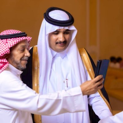 الثقه بالنفس ماتندرج تحت الهياط // حاجةٍ لا جات فالآدمي ياطيبها .