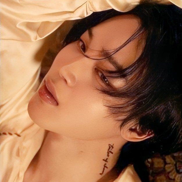 meyjmin's profile picture. 𝗷.𝗺 & 𝘁𝗵𝘃  🖇  not even the brightest star compares to the brilliance of your expressive eyes. the smile in him brings joy to my existence  ᕱ  ᝰ   ᘒ