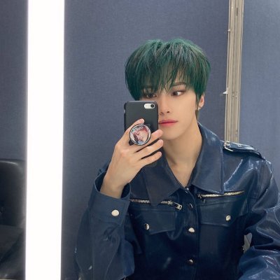 plumporecar1977's profile picture. 