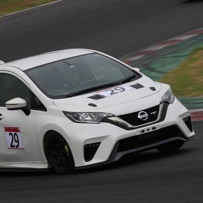 ディズニーが好きです!(とくにリトルグリーンメン)
元ノートニスモS乗り、今はWRXSTI乗ってます~
