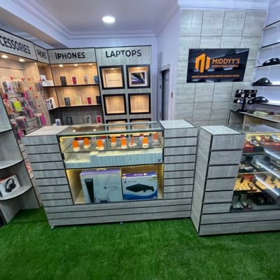 Mobile phone store in ilorin   IG: MIDDYYS.    SNAP: MIDDYYS