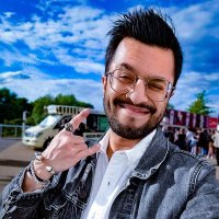 TheOneInYellow (@theoneinyellow) 's Twitter Profile