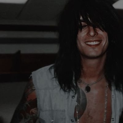 --- 𝐖𝐞 𝐝𝐨𝐧’𝐭 𝐠𝐢𝐯𝐞 𝐚 𝒇𝒖𝒄𝒌 𝐰𝐡𝐚𝐭 ⠀ ⠀ ⠀ ⠀ ⠀ ⠀ 𝐚𝐧𝐲𝐛𝐨𝐝𝐲 𝐭𝐡𝐢𝐧𝐤𝐬 𝐚𝐛𝐨𝐮𝐭 𝐮𝐬.
Rp/Fake Pt-Br/Eng