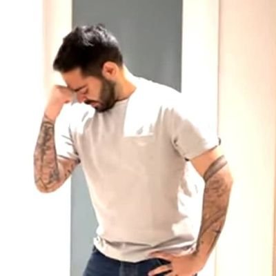 Mrmicixs's profile picture. مسافرِ شهرِ غم

2001

Med stu