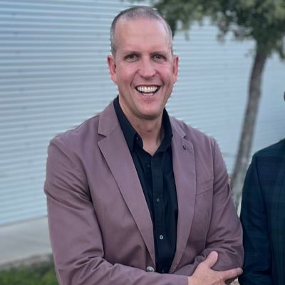 Justin_Schmitt's profile picture. CSR and comms exec @USAA