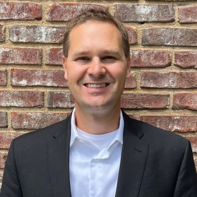 B11CLARK's profile picture. Finance & Accounting Headhunter