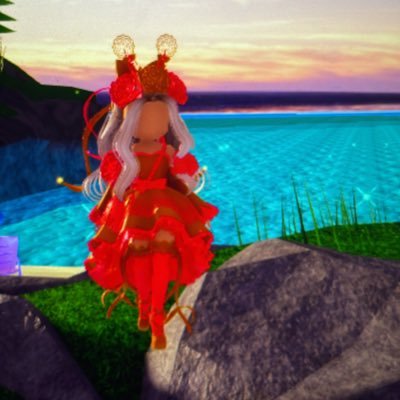 Royale High Player!! Patiently Waiting for royaleween!!