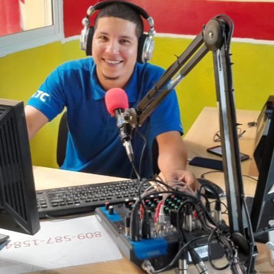Locutor con más de veinte años de carrera, voz comercial, animador, Reconocido en cinco ocaciones, instagram @sabanaiglesianoticias1