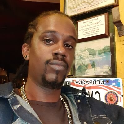 Real Caribbean boy from french St. Maarten\St. Martin
Naughty and lewd
Let's have fun