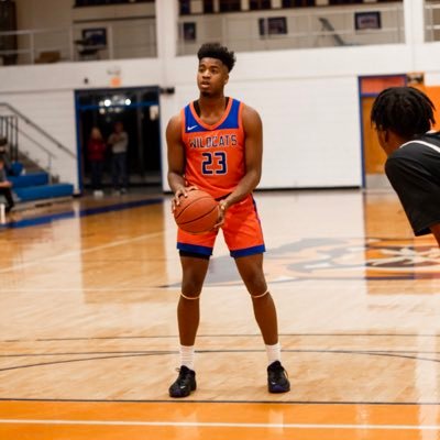 •Louisiana Christian university MBB🏀 •Criminal Justice Major @LC_MBSK #LongLiveDecari12💔