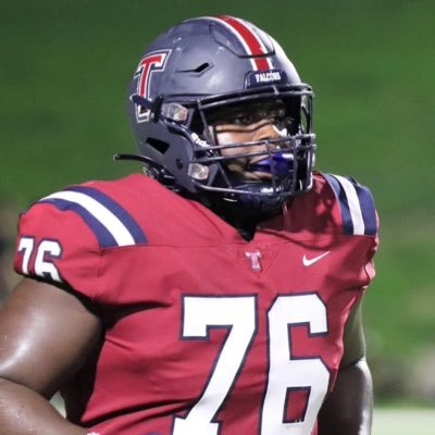 🇳🇬 | All Glory to God ✝ | Tompkins HS C/O 2023 | Offensive Center/Guard | 6’2 300lbs | 4.1 GPA | All-District OL | Academic All State | Academic All District