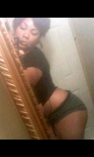 hey my name is keisha..im a fun loving girl that just like to hang out with my friends and chill..im single just looking to have a good time!!