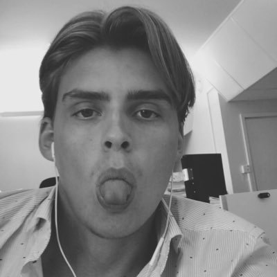 ejnCS2's profile picture. boomer