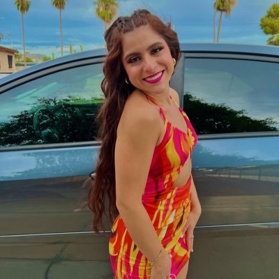 AdrianaTirado8's profile picture. 