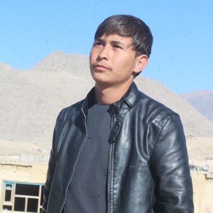 آزادی سیبی نیست که به زمین بیفتد
ما باید به افتادن مجبور اش کنیم...!