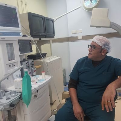 anesthetist ( بتاع بنج ) طبيب تخدير وعناية مركزة