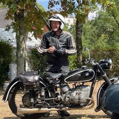 se5ist's profile picture. designer & photographer : urbanist & motorcyclist : wonderer & worrier