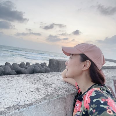 モットーは食べて笑って楽しむこと♪京都、沖縄、宮崎と移住を経験✨趣味は #サーフィン と #読書 🏄♀️日々の暮らしや考えを発信中。 たまに美味しいお店紹介するよ!