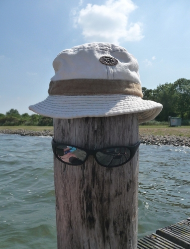 Candelaer's profile picture. fietsen, volleybal, audio, vakantie. Tweets zijn zelden serieus. Iedere gelijkenis met jezelf of een ander bekend persoon berust op puur toeval.