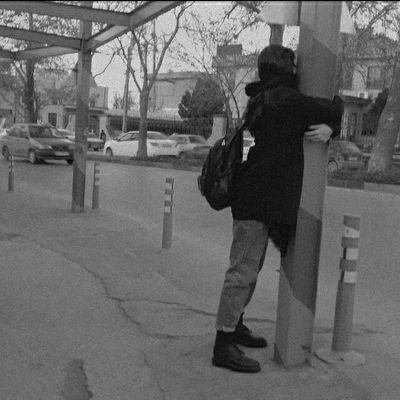 pari_zad_0's profile picture. انسان دوست آدم گریز.