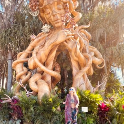 _shebby's profile picture. know who you are & deliver it at all times