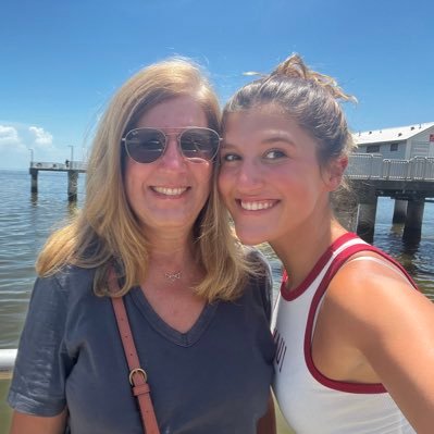 lisamdab's profile picture. 