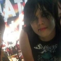 ace & bi🏳️🌈|she/her|just a smol metal-rock girl obsessed with bands, Supernatural and vampires. live in 2000s era. like to pretend im a guitarist and bassist