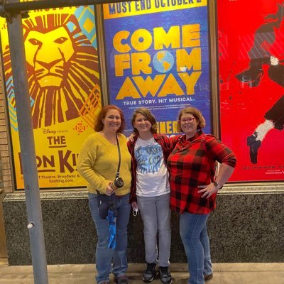 Mom of Boys - Theme Park Junkie - 
Broadway Obsessed - @ProCompression Alumni - @thehamilcast Peep